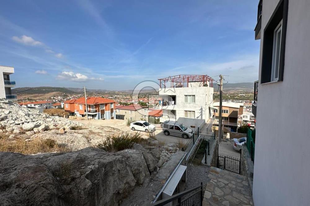 Foça Bağarası Kazım Dirik Mah. Eşyalı Kiralık 3+1 Daire
