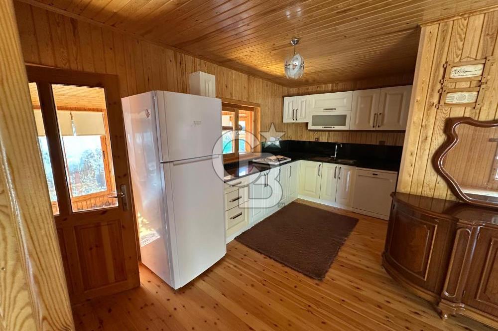 Y.MAHALLE KARACAKAYA DA CADDE ÜZERİ 4+1 İSKANLI AHŞAP VİLLA