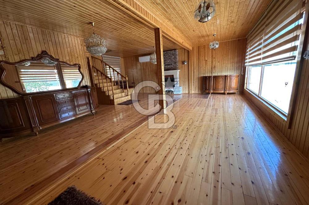 Y.MAHALLE KARACAKAYA DA CADDE ÜZERİ 4+1 İSKANLI AHŞAP VİLLA