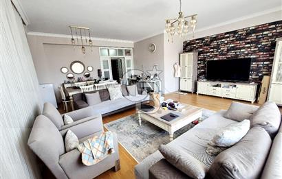 Casa Palm'de Ara Kat Geniş 3+1 Üç Cephesi Açık Satılık