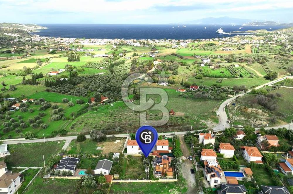 Foça Kozbeyli'de 1022 m2 Arsa Alanı İçinde Satılık Müstakil Villa