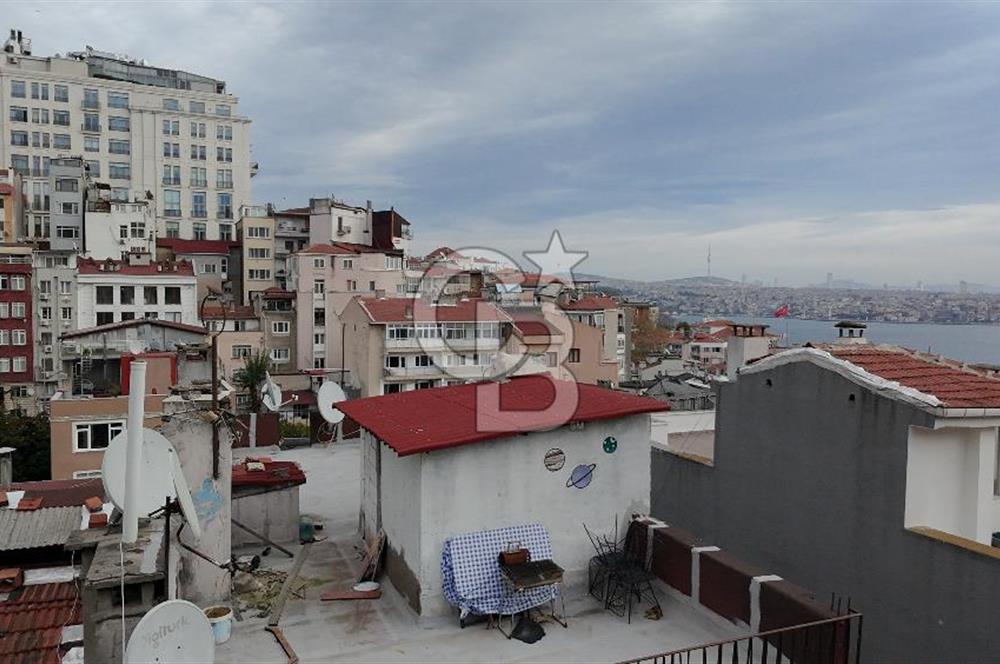 CİHANGİR MERKEZDE SATILIK 5 KATLI APART OTELE UYGUN BİNA