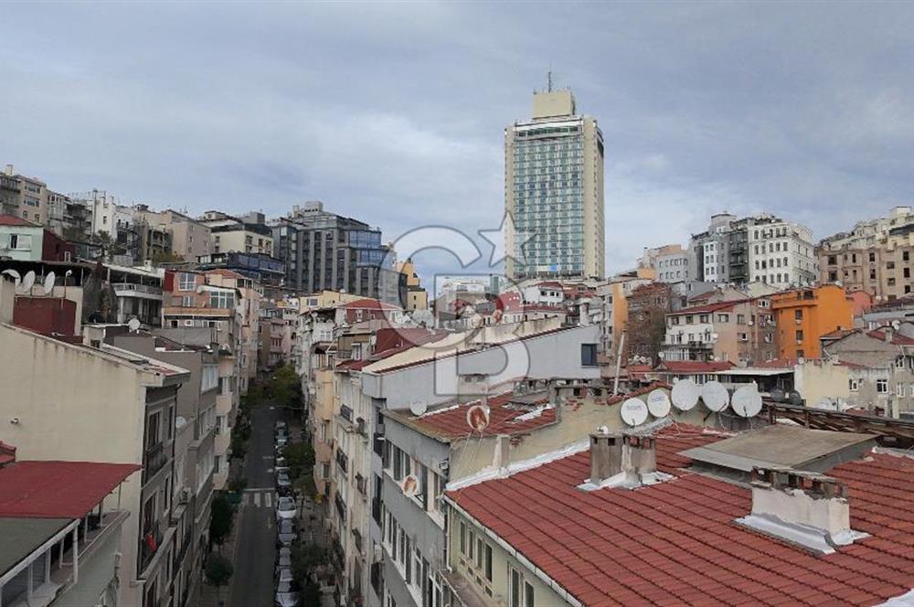 CİHANGİR MERKEZDE SATILIK 5 KATLI APART OTELE UYGUN BİNA
