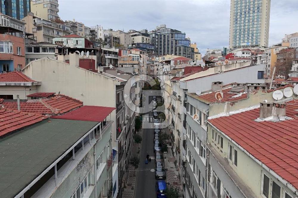 CİHANGİR MERKEZDE SATILIK 5 KATLI APART OTELE UYGUN BİNA