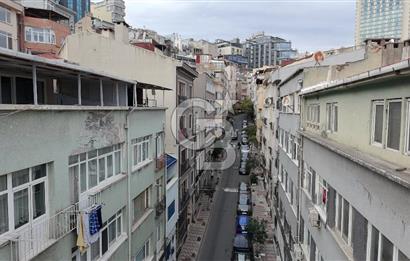 CİHANGİR MERKEZDE SATILIK 5 KATLI APART OTELE UYGUN BİNA
