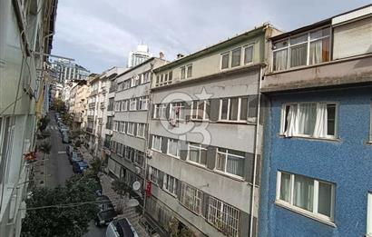 CİHANGİR MERKEZDE SATILIK 5 KATLI APART OTELE UYGUN BİNA