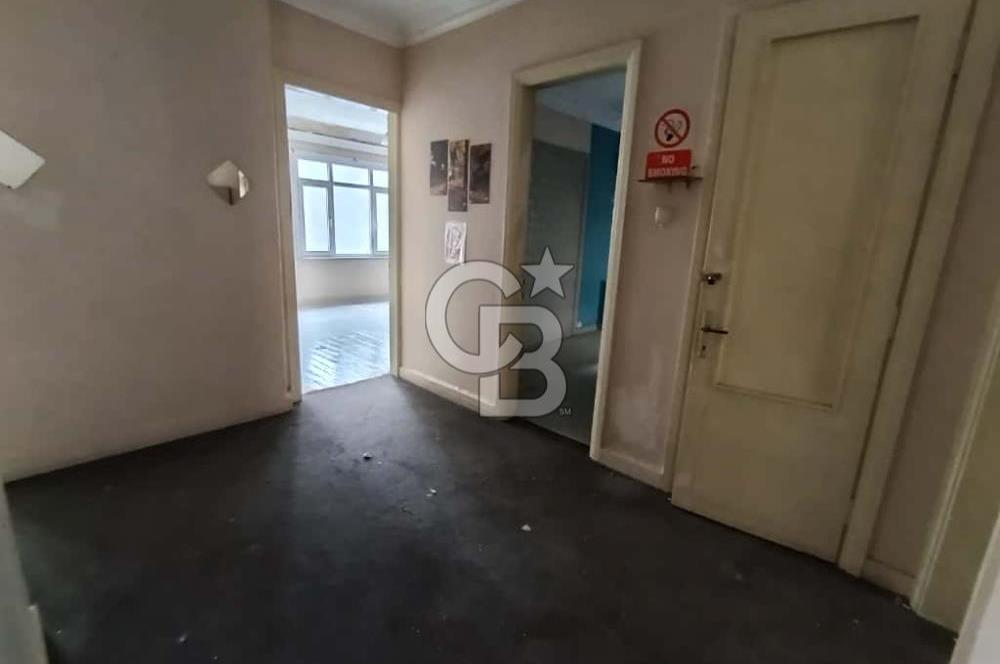 CİHANGİR MERKEZDE SATILIK 5 KATLI APART OTELE UYGUN BİNA