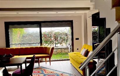 Gülbahçe Saygın Pazar Stüdyo Sitesinde Özel Bahçeli, Dubleks 2+1 – Full Eşyalı Kiralık