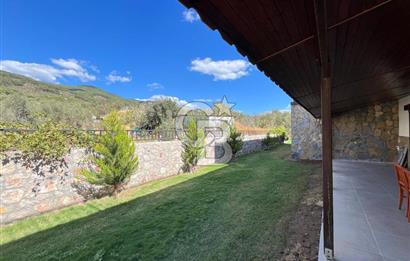 ÇAMLIBEL KÖYÜ'NDE DOĞAYLA İÇ İÇE TAŞ DETAYLI SATILIK 4+1 VİLLA