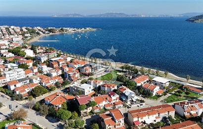  İzmir Yeni Foça'da denize sıfır eşsiz konumda otel arsası hissesi..