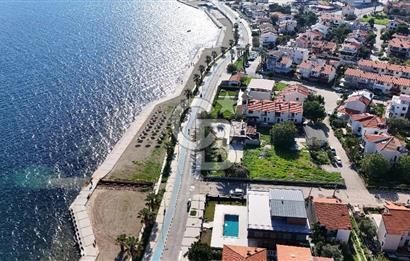  İzmir Yeni Foça'da denize sıfır eşsiz konumda otel arsası hissesi..