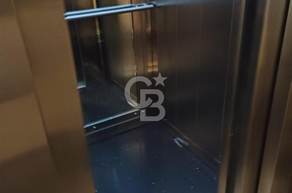 SUADİYE , ÇOK İYİ KONUMDA , GENİŞ SALONLU, 120 m2, BOŞ DAİRE