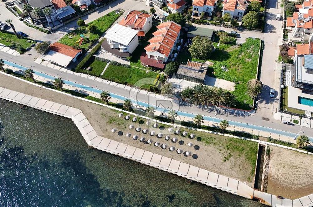  İzmir Yeni Foça'da denize sıfır eşsiz konumda otel arsası hissesi..