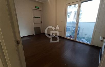 SUADİYE , ÇOK İYİ KONUMDA , GENİŞ SALONLU, 120 m2, BOŞ DAİRE