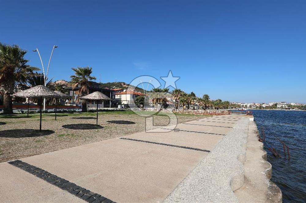  İzmir Yeni Foça'da denize sıfır eşsiz konumda otel arsası hissesi..