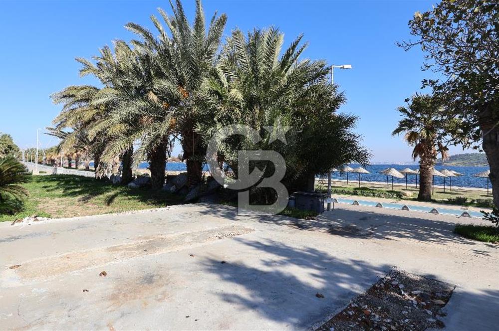  İzmir Yeni Foça'da denize sıfır eşsiz konumda otel arsası hissesi..