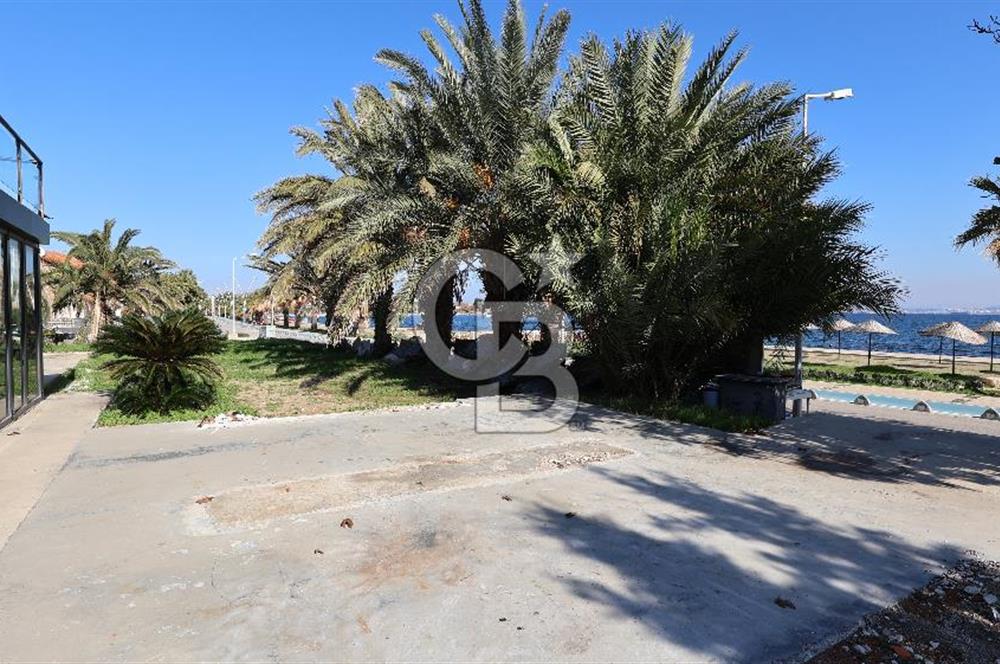  İzmir Yeni Foça'da denize sıfır eşsiz konumda otel arsası hissesi..