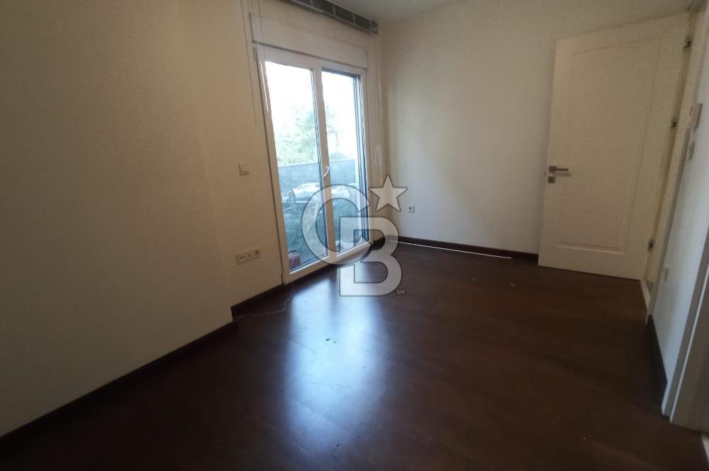 SUADİYE , ÇOK İYİ KONUMDA , GENİŞ SALONLU, 120 m2, BOŞ DAİRE