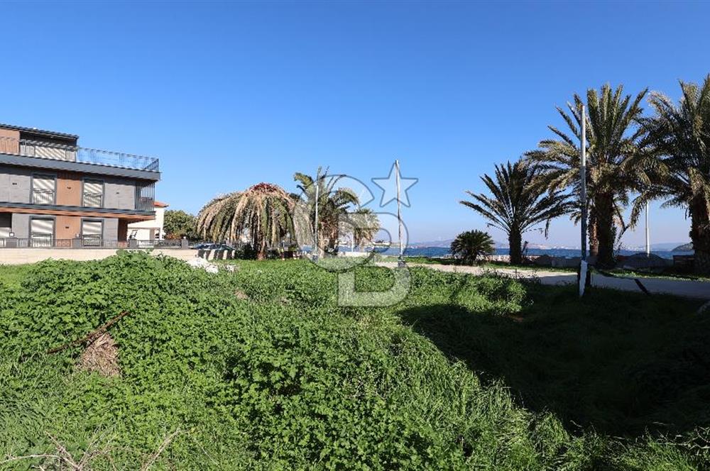  İzmir Yeni Foça'da denize sıfır eşsiz konumda otel arsası hissesi..