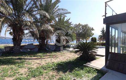  İzmir Yeni Foça'da denize sıfır eşsiz konumda otel arsası hissesi..