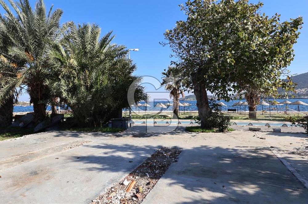  İzmir Yeni Foça'da denize sıfır eşsiz konumda otel arsası hissesi..