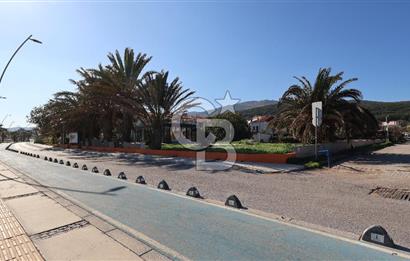  İzmir Yeni Foça'da denize sıfır eşsiz konumda otel arsası hissesi..