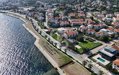  İzmir Yeni Foça'da denize sıfır eşsiz konumda otel arsası hissesi..