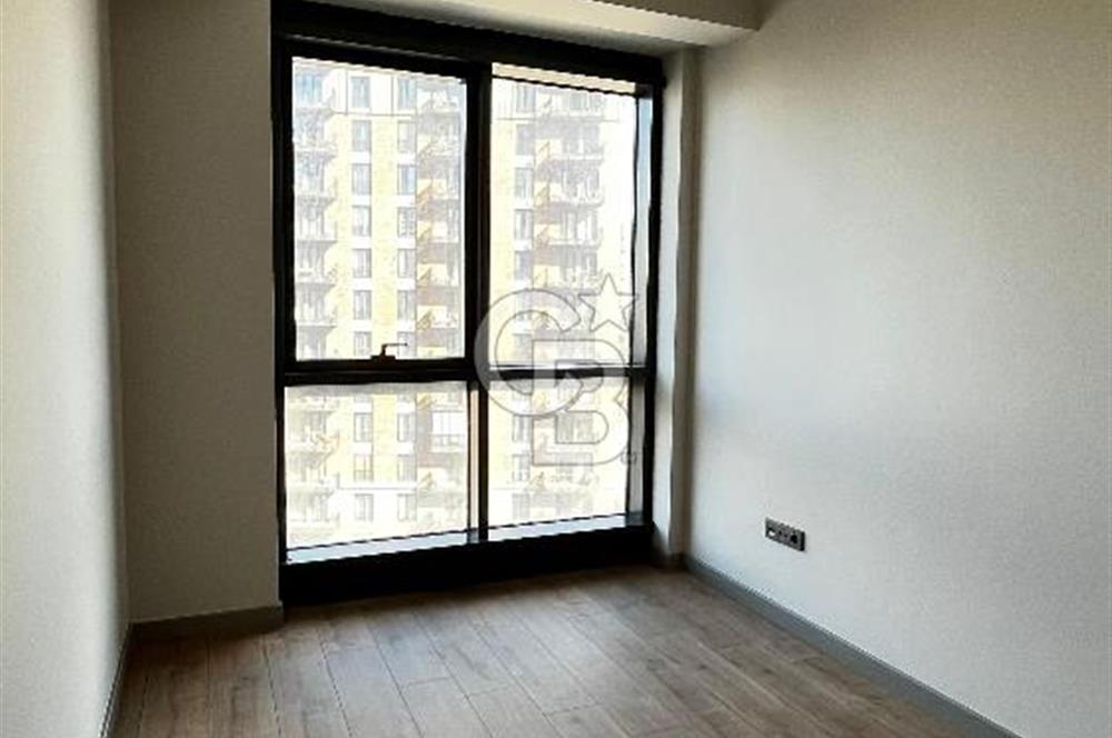SINPAŞ FİNANS ŞEHİR – PARK ETAPTA 9. KAT GENİŞ 3+1 DAİRE