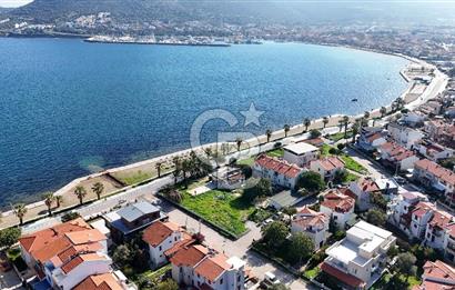  İzmir Yeni Foça'da denize sıfır eşsiz konumda otel arsası hissesi..