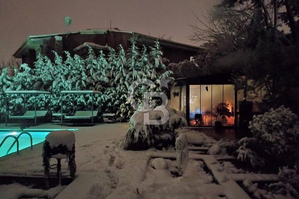 YEŞİLKÖY VİLLALARINDA SATILIK HAVUZLU KIŞ BAHÇELİ VİLLA