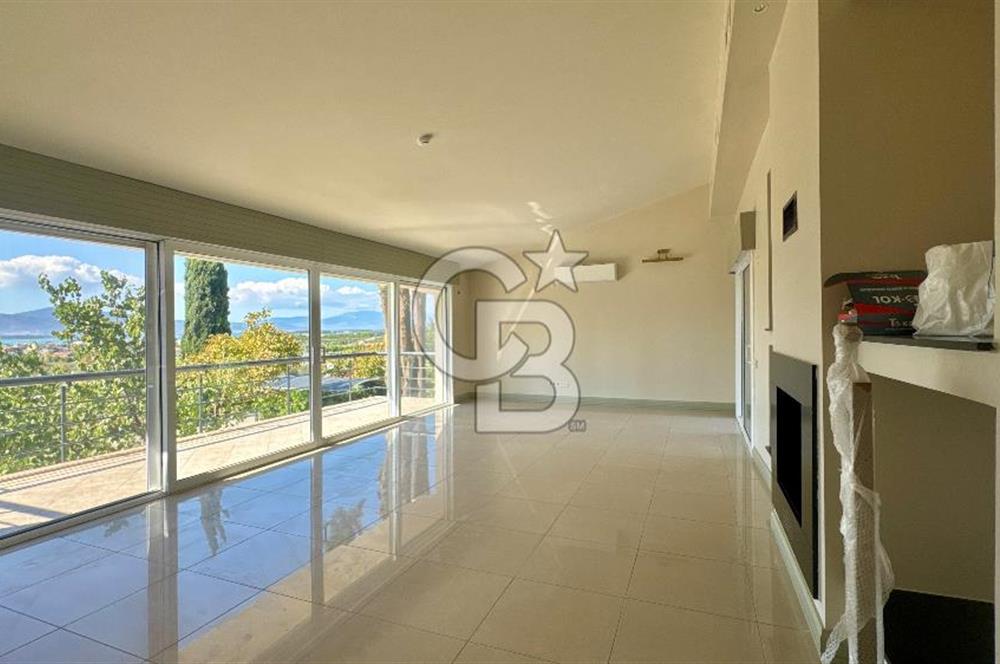 Sıraselviler Sitesi’nde Deniz Manzaralı, Yenilenmiş Kiralık Villa