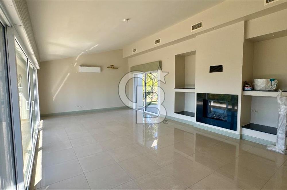 Sıraselviler Sitesi’nde Deniz Manzaralı, Yenilenmiş Kiralık Villa