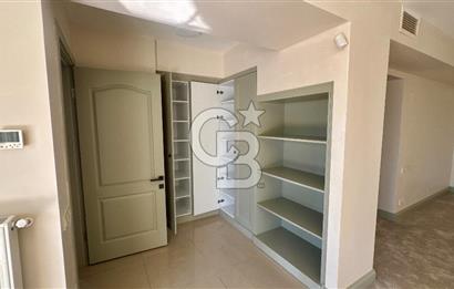 Sıraselviler Sitesi’nde Deniz Manzaralı, Yenilenmiş Kiralık Villa