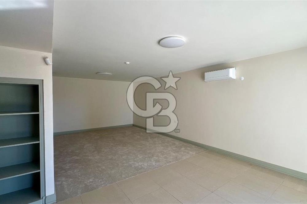 Sıraselviler Sitesi’nde Deniz Manzaralı, Yenilenmiş Kiralık Villa