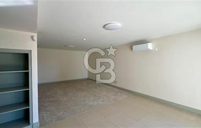 Sıraselviler Sitesi’nde Deniz Manzaralı, Yenilenmiş Kiralık Villa