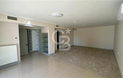 Sıraselviler Sitesi’nde Deniz Manzaralı, Yenilenmiş Kiralık Villa