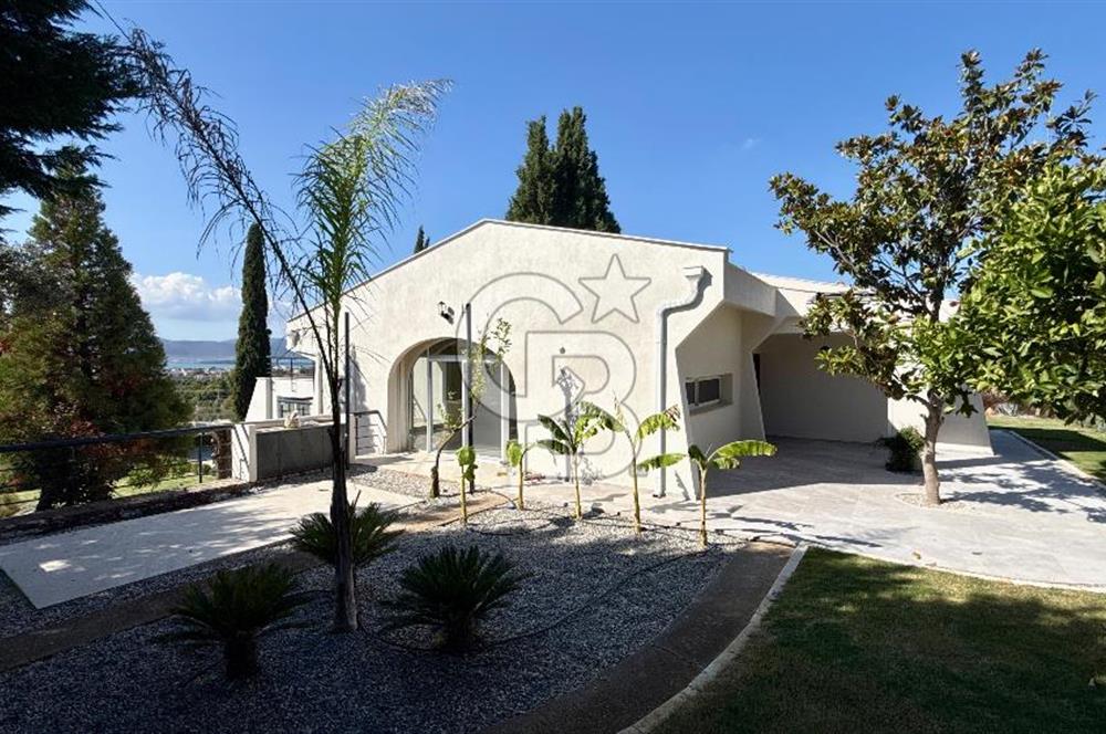 Sıraselviler Sitesi’nde Deniz Manzaralı, Yenilenmiş Kiralık Villa