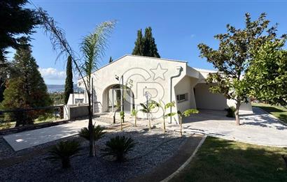 Sıraselviler Sitesi’nde Deniz Manzaralı, Yenilenmiş Kiralık Villa