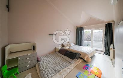 YEŞİLKÖY VİLLALARINDA SATILIK HAVUZLU KIŞ BAHÇELİ VİLLA