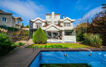 YEŞİLKÖY VİLLALARINDA SATILIK HAVUZLU KIŞ BAHÇELİ VİLLA