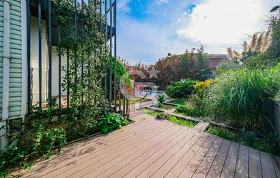 YEŞİLKÖY VİLLALARINDA SATILIK HAVUZLU KIŞ BAHÇELİ VİLLA