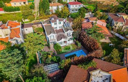 YEŞİLKÖY VİLLALARINDA SATILIK HAVUZLU KIŞ BAHÇELİ VİLLA