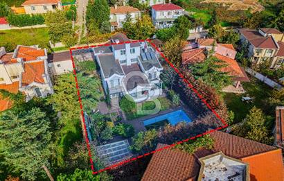 YEŞİLKÖY VİLLALARINDA SATILIK HAVUZLU KIŞ BAHÇELİ VİLLA