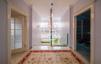 YEŞİLKÖY VİLLALARINDA SATILIK HAVUZLU KIŞ BAHÇELİ VİLLA