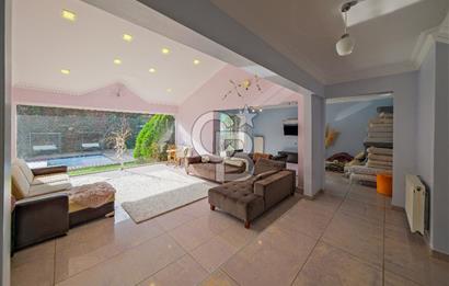 YEŞİLKÖY VİLLALARINDA SATILIK HAVUZLU KIŞ BAHÇELİ VİLLA