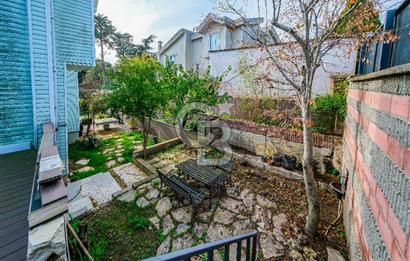 YEŞİLKÖY VİLLALARINDA SATILIK HAVUZLU KIŞ BAHÇELİ VİLLA