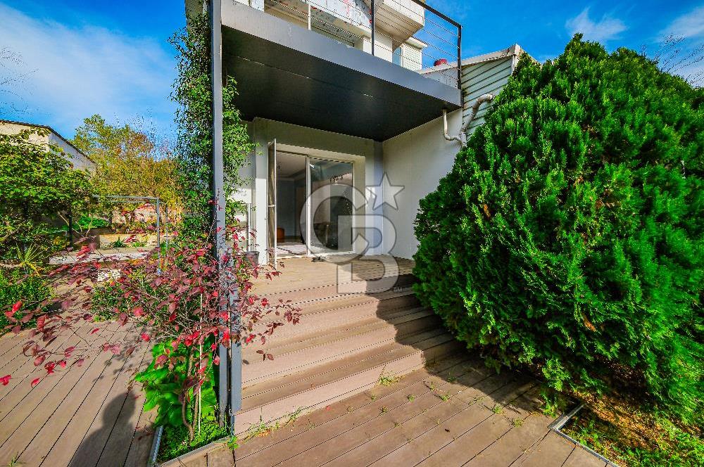 YEŞİLKÖY VİLLALARINDA SATILIK HAVUZLU KIŞ BAHÇELİ VİLLA