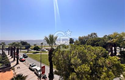 Bostanlı'da Full Deniz Manzaralı, Tadilatlı Satılık 3+1 Daire