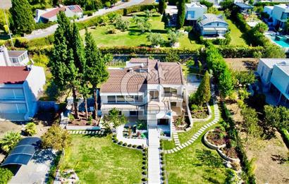 Sıraselviler Sitesi’nde Deniz Manzaralı, Yenilenmiş Kiralık Villa