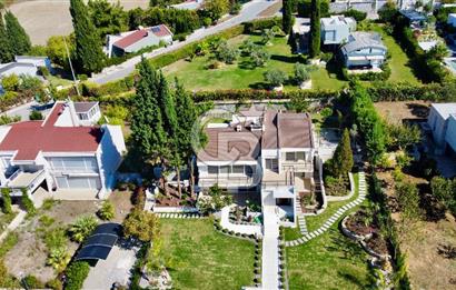 Sıraselviler Sitesi’nde Deniz Manzaralı, Yenilenmiş Kiralık Villa